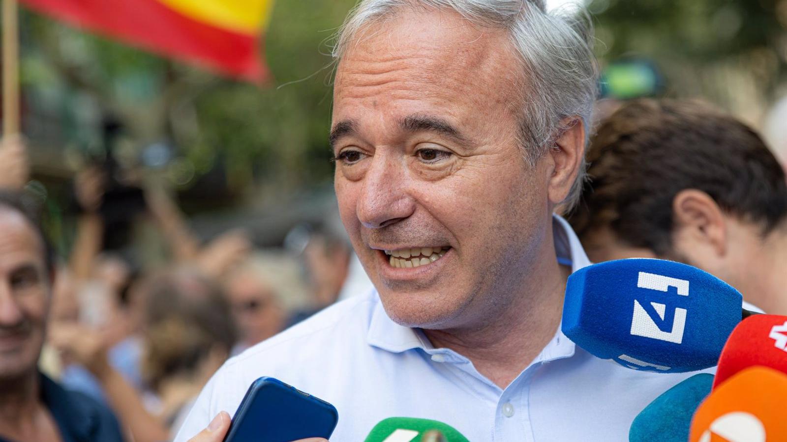 Azcón advierte al PSOE: "No vamos a mirar para otro lado y saldremos a la calle las veces que sea necesario"