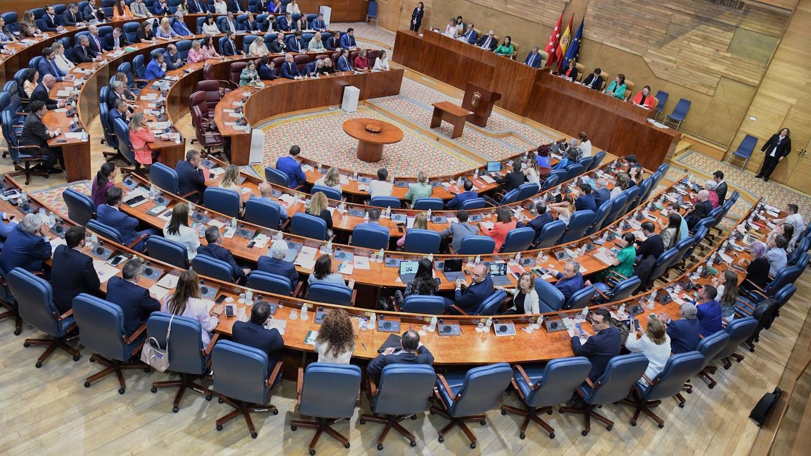 PP, Vox y PSOE proponen rebajar el número de diputados de la Asamblea