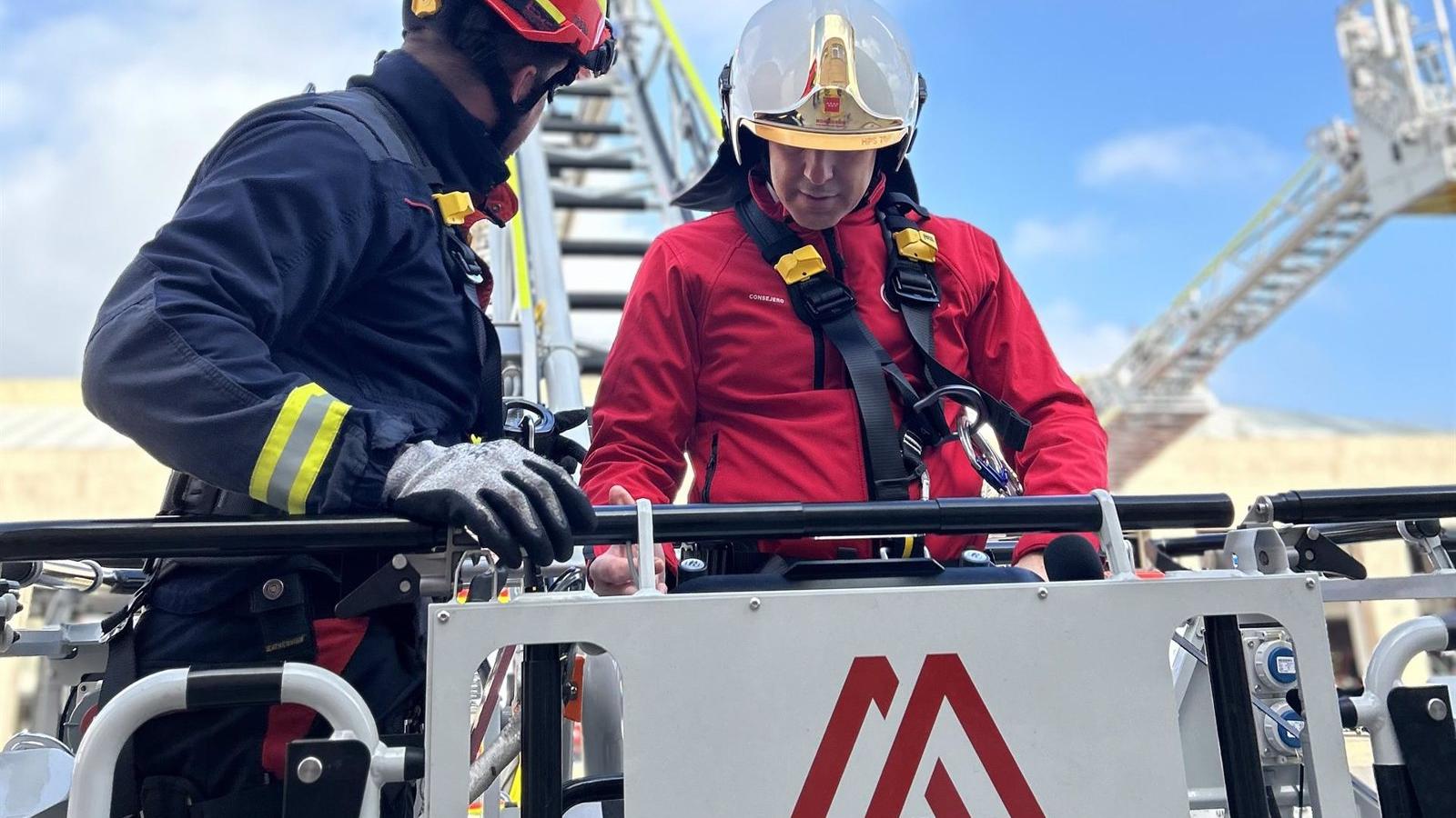 El Cuerpo de Bomberos regional renueva el 20% de su flota de vehículos autoescala