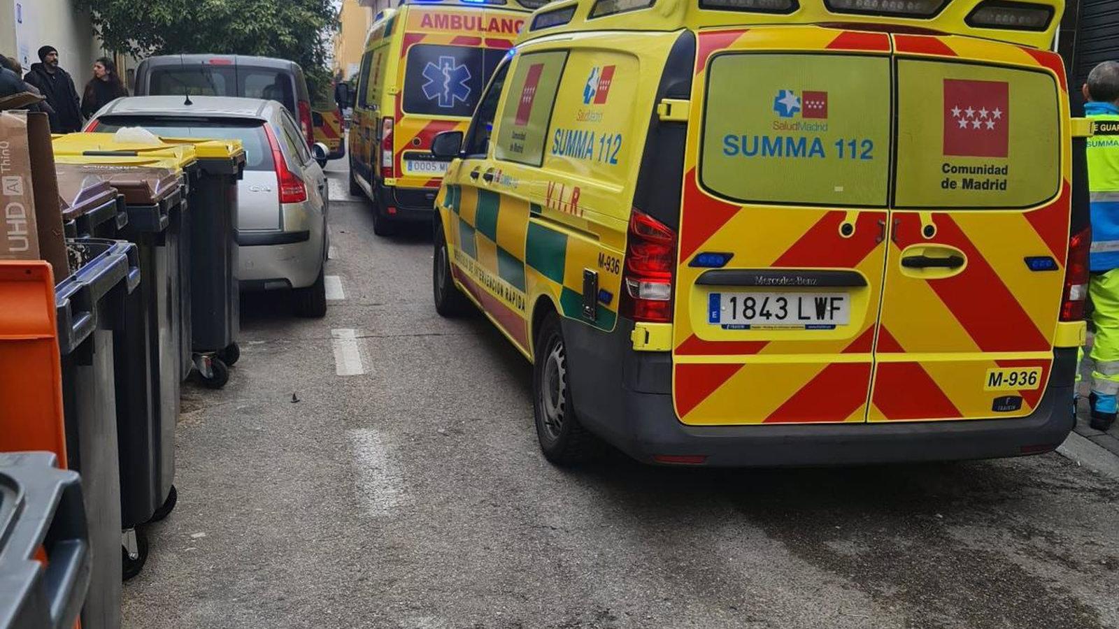 Herido por quemaduras en Puente de Vallecas un hombre cuando limpiaba con sosa caústica su baño