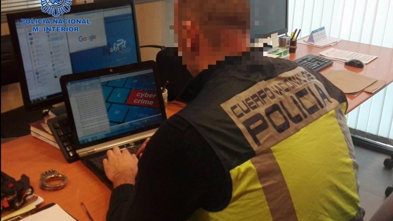 La Policía arresta a 65 personas acusadas de estafar 410.000 euros a través de la trampa del 'hijo en apuros'