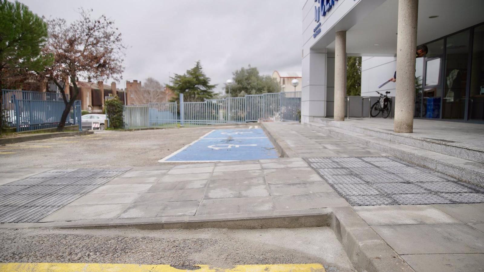 Las obras en el Centro El Abajón de Las Rozas mejorarán la accesibilidad con aseos adaptados y pavimento podotáctil