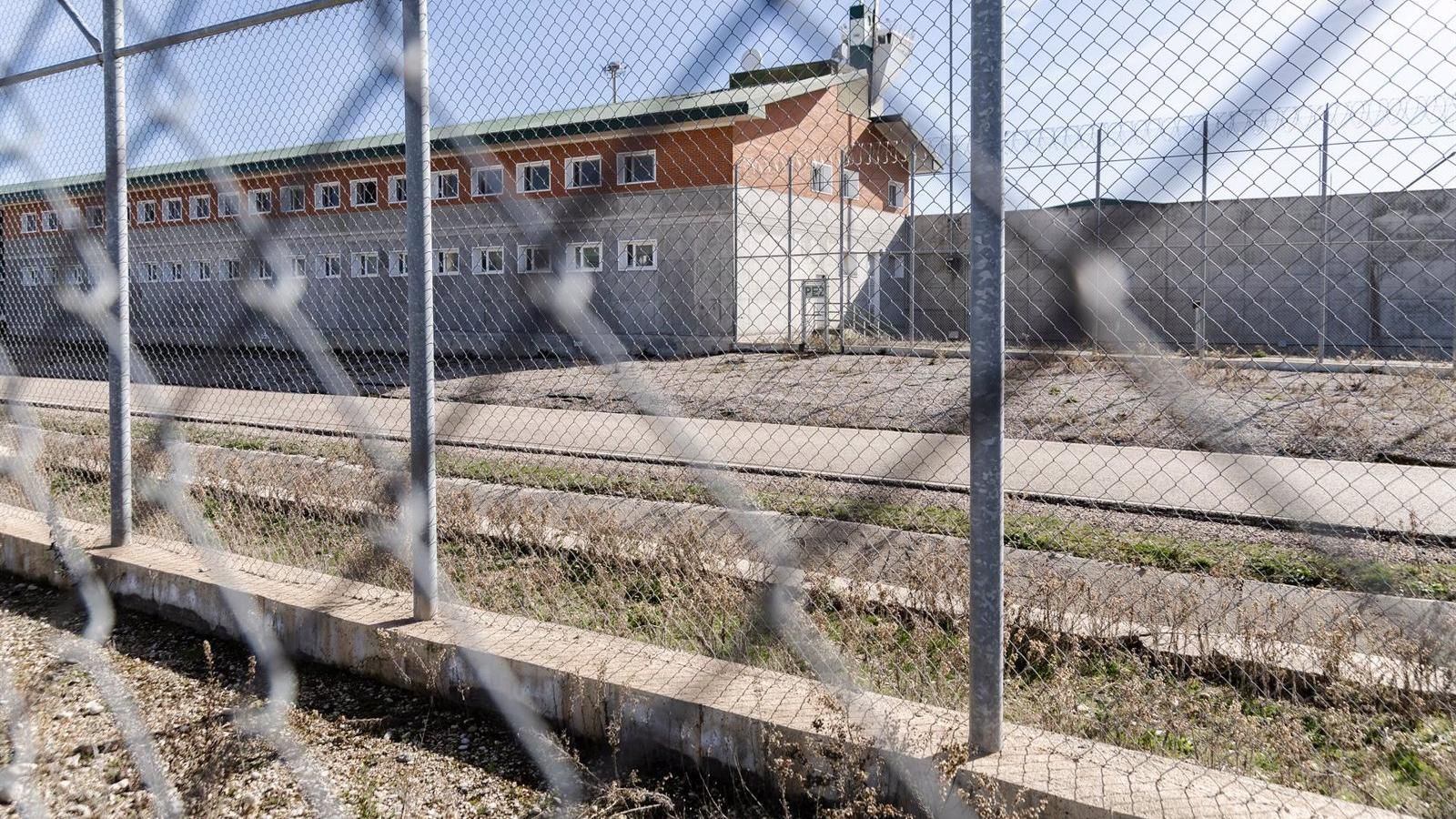  El acusado de asesinar a tres hermanos en Morata mata a su compañero de celda en Estremera
