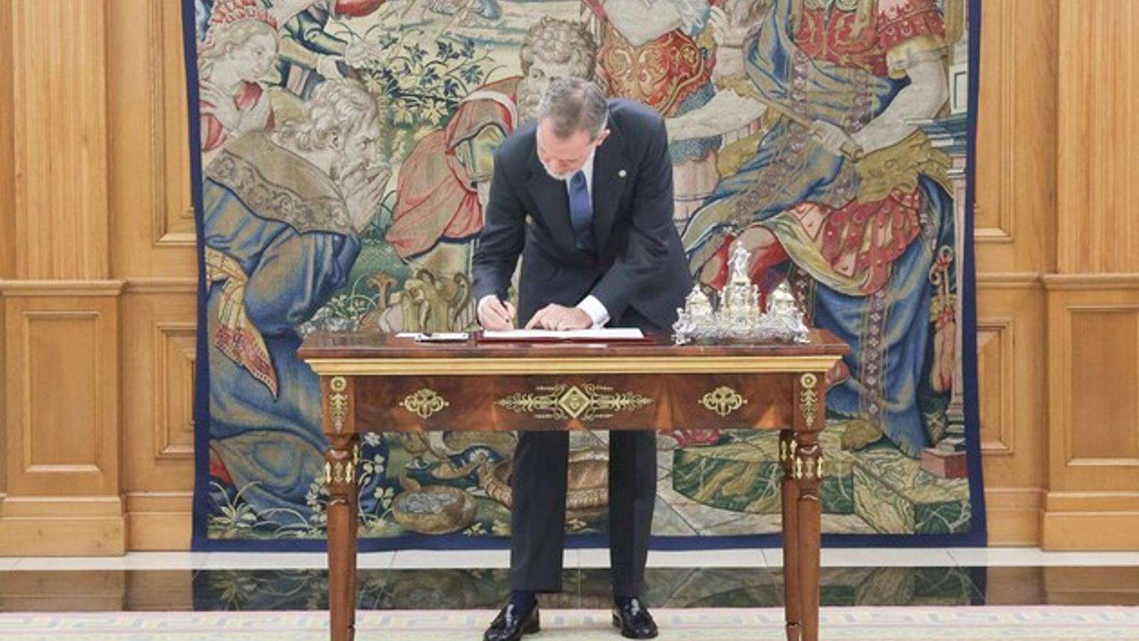 El Rey Felipe VI sanciona la reforma del artículo 49 de la Constitución que acaba con el término 'disminuido'