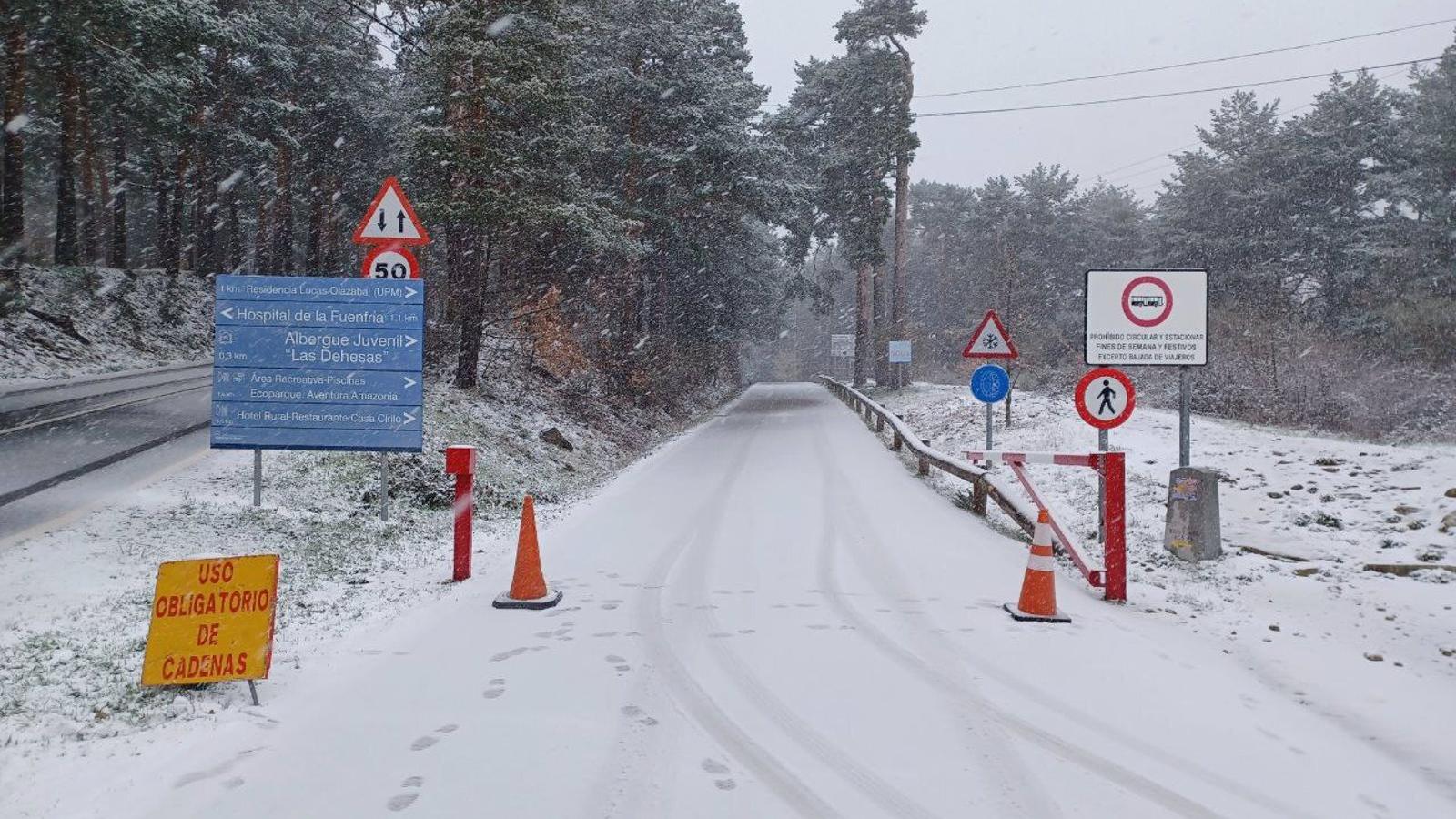 Uso obligatorio de cadenas en los puertos de Navacerrada y Cotos
