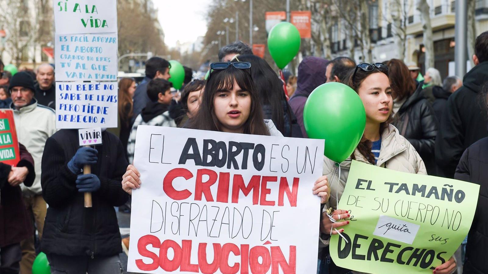PP y Vox apoyan "la vida como valor insustituible" en la manifestación de Madrid contra el aborto