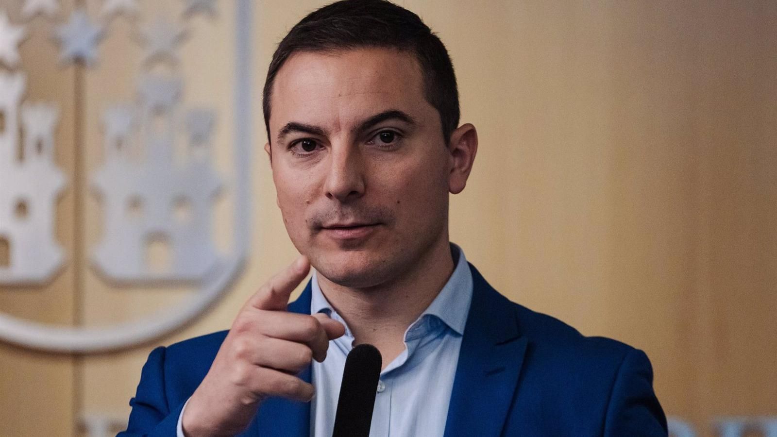 Lobato pide a Ayuso que diga "si sabía algo" de la denuncia contra su pareja