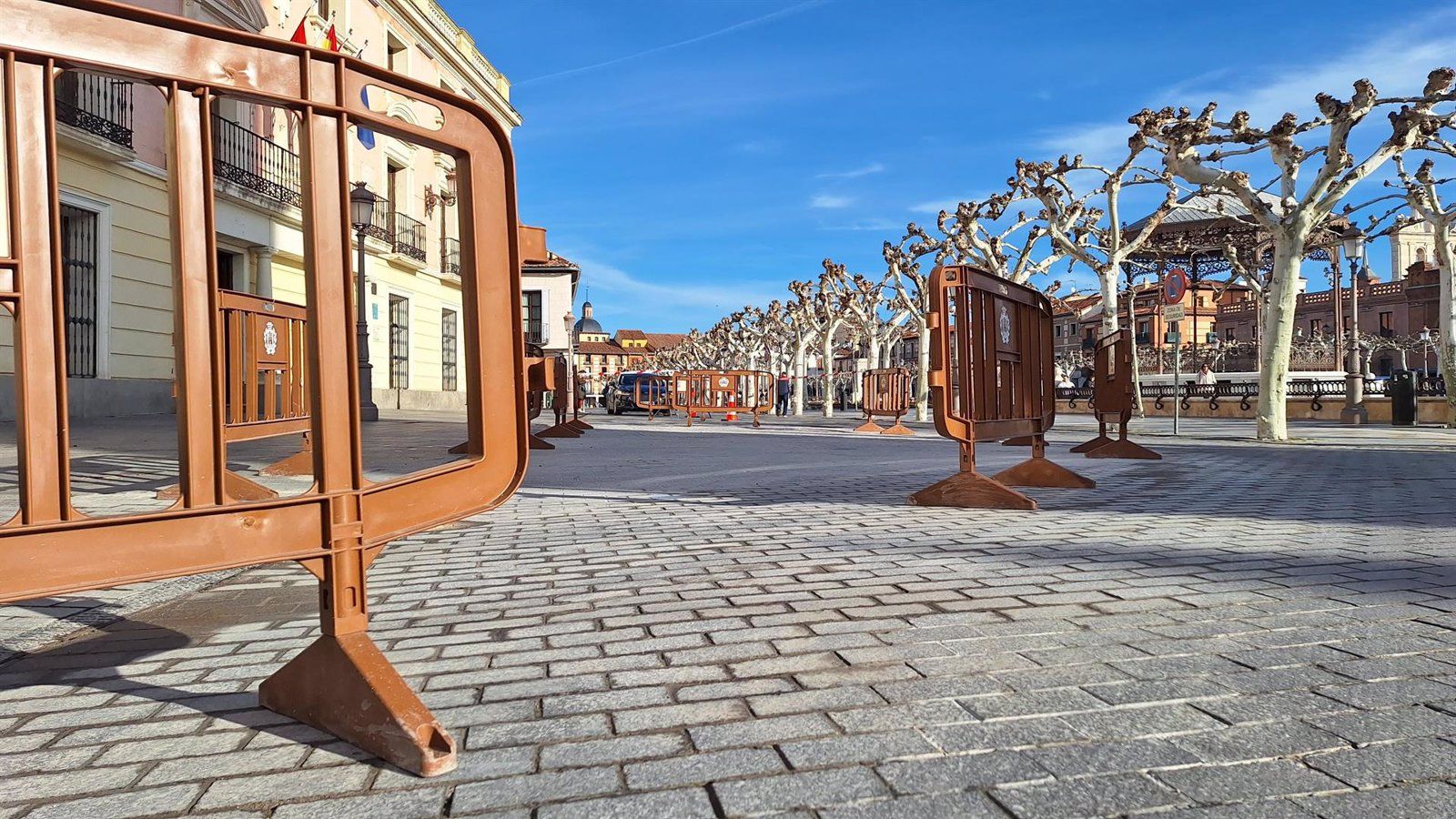 Alcalá finaliza estos días las pequeñas obras de mejora en las calles del centro antes de Semana Santa