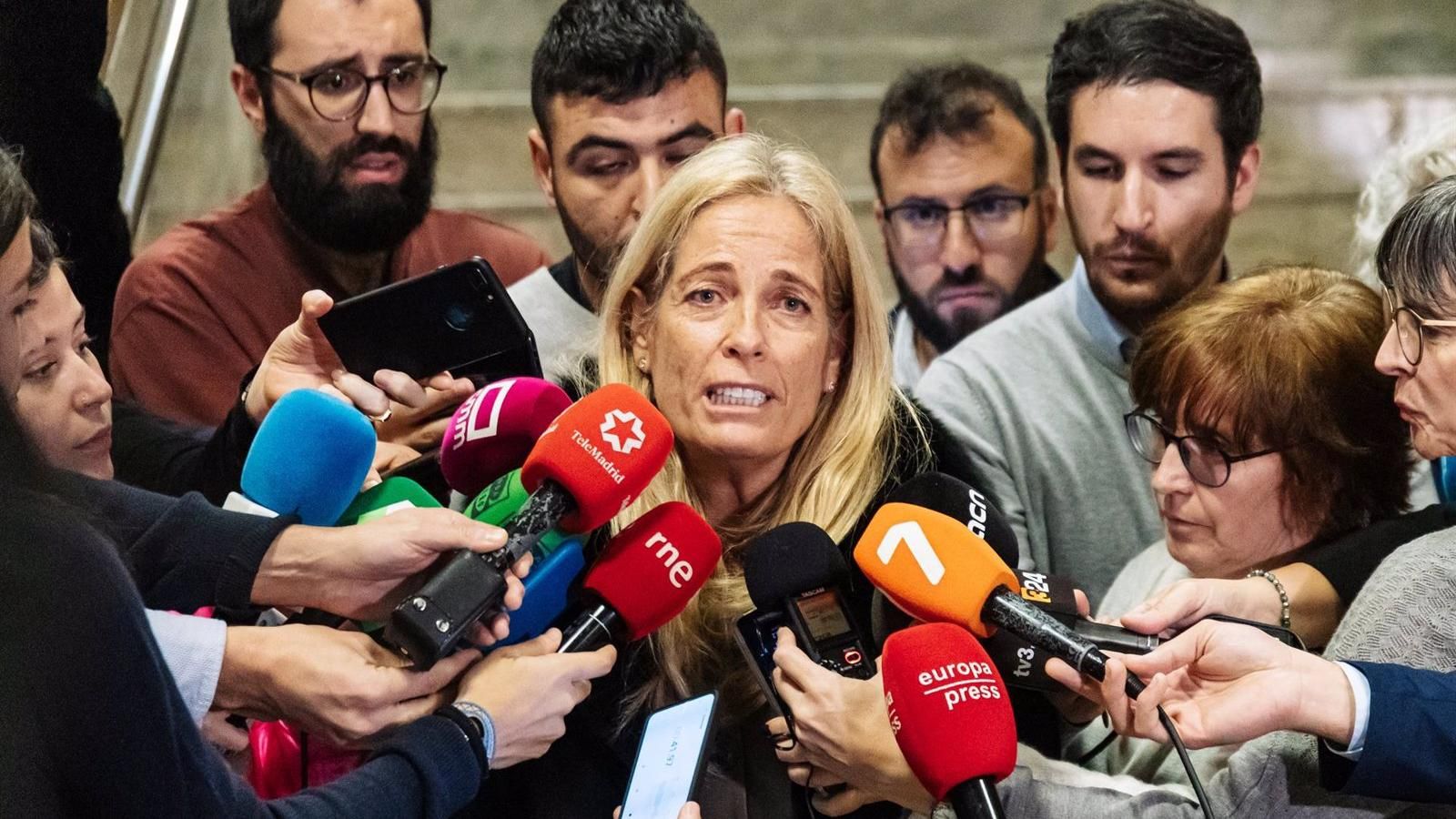 Albert denuncia que Montero "ha cometido un delito" al revelar datos de la pareja de Ayuso