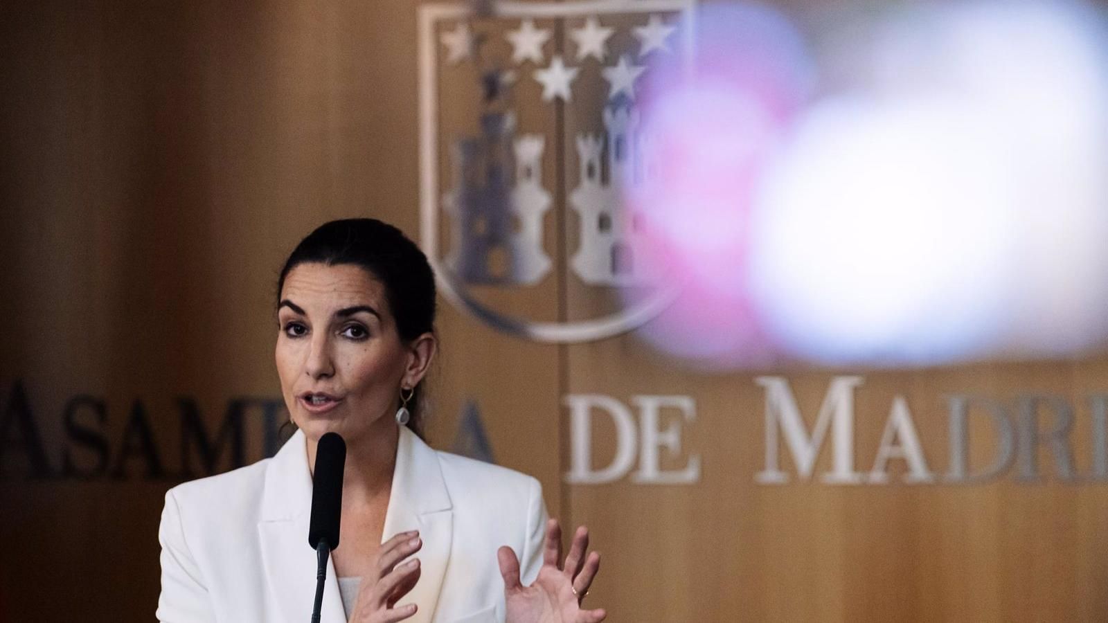 Monasterio afea el "espectáculo lamentable" de la "política barriobajera" y la "presunta corrupción" que proyecta España