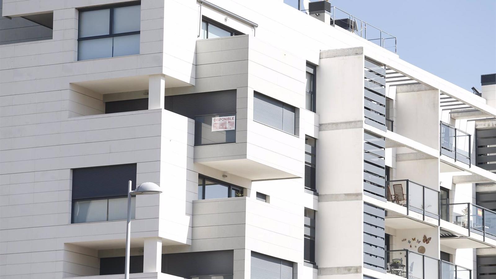 Más de 3.500 pisos turísticos de Madrid tienen un sensor de ruido, que en 2023 resolvió el 94% de las alertas