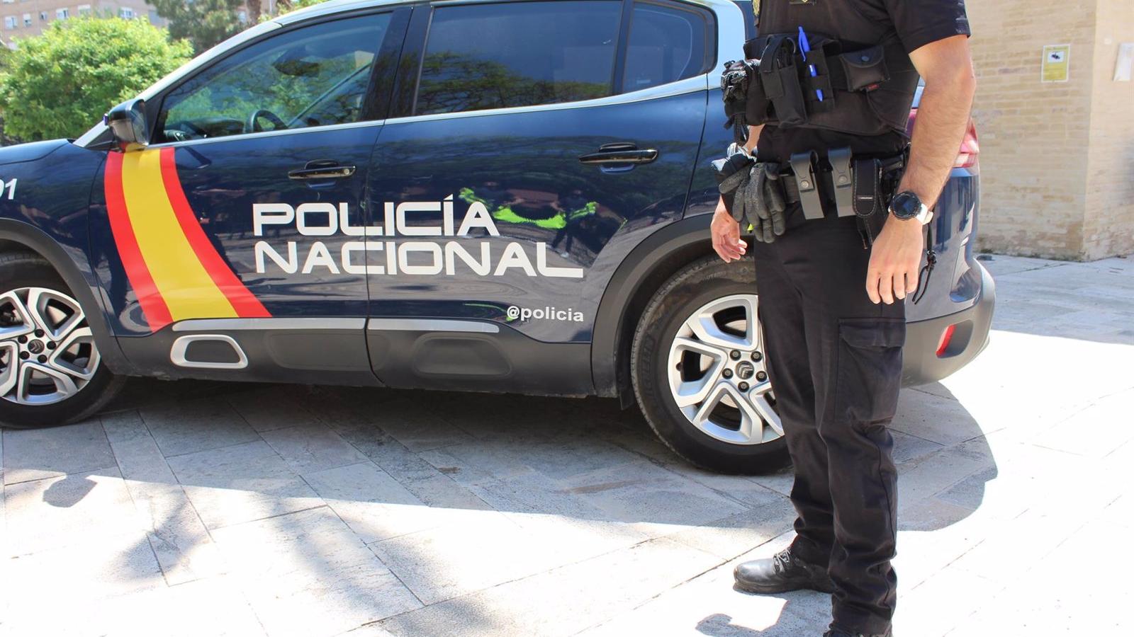 Desmantelados dos puntos de venta de droga en Valdebernardo y Villa de Vallecas