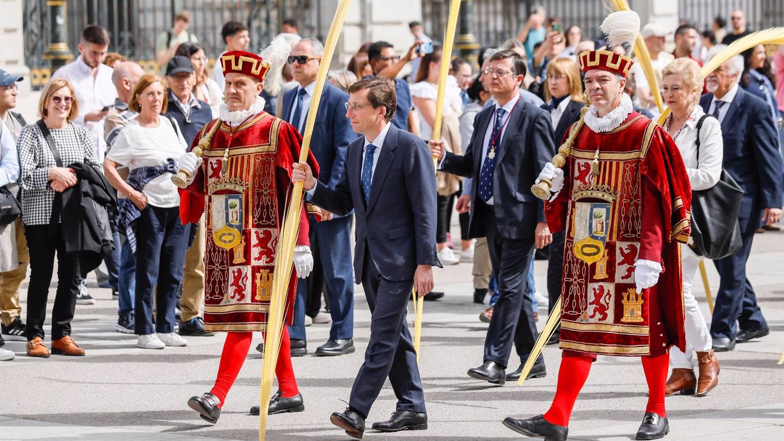 Almeida anima a participar de las procesiones de la Semana Santa en Madrid