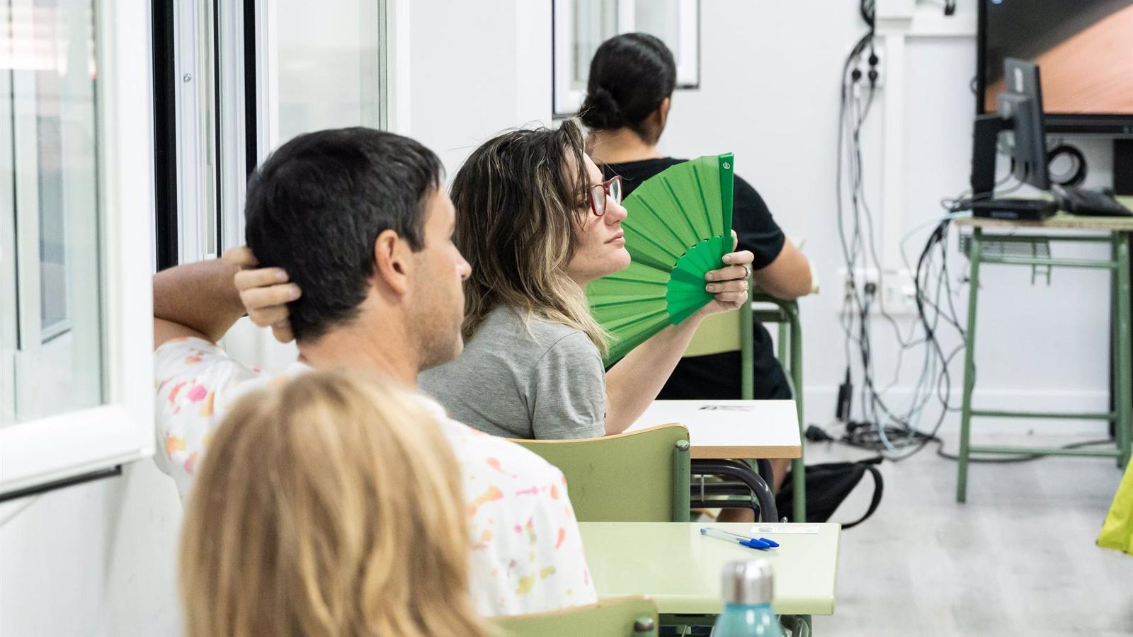 La Comunidad aumenta a 565 las nuevas plazas de profesores de Secundaria y especialistas de FP