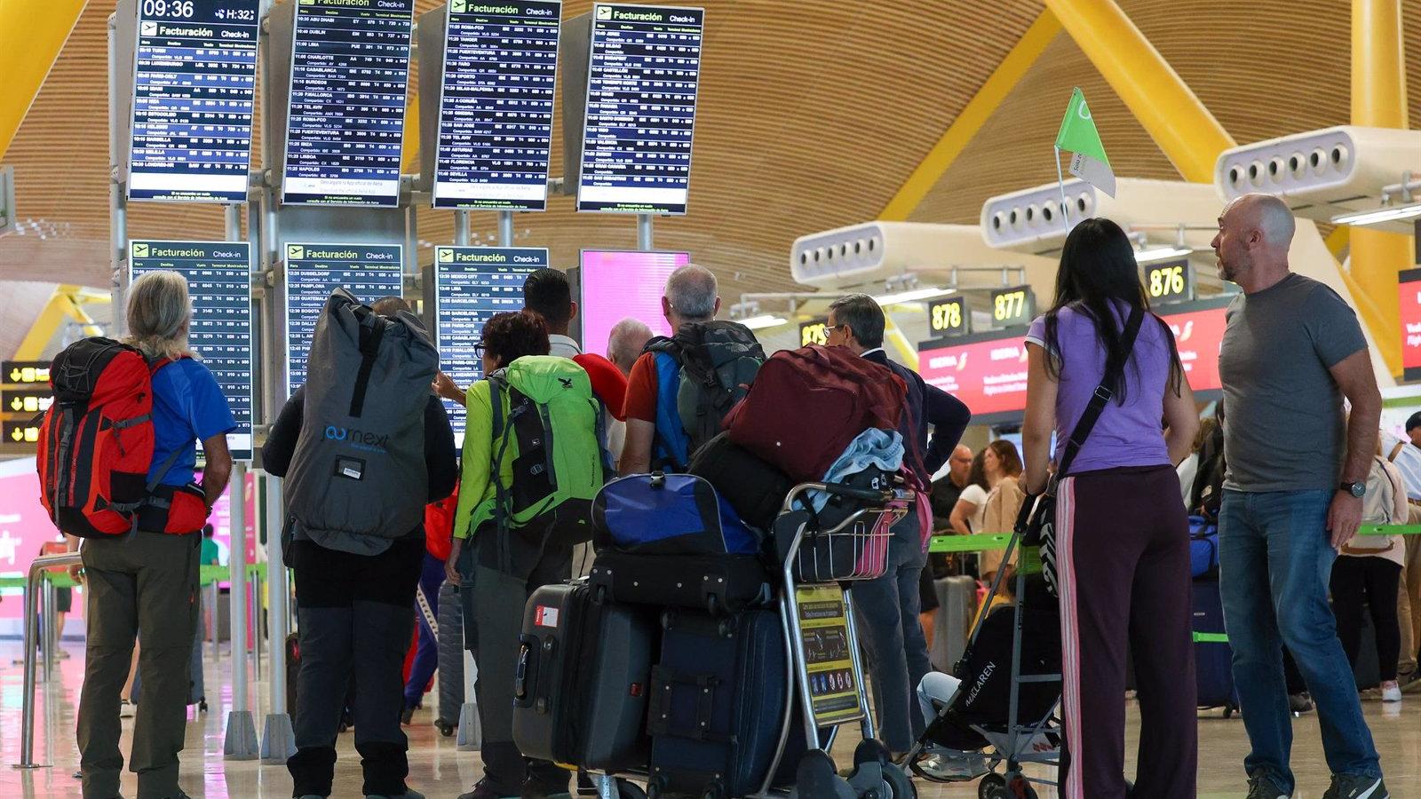 Los madrileños realizaron 33,1 millones de viajes en 2023 y gastaron 11.785 millones