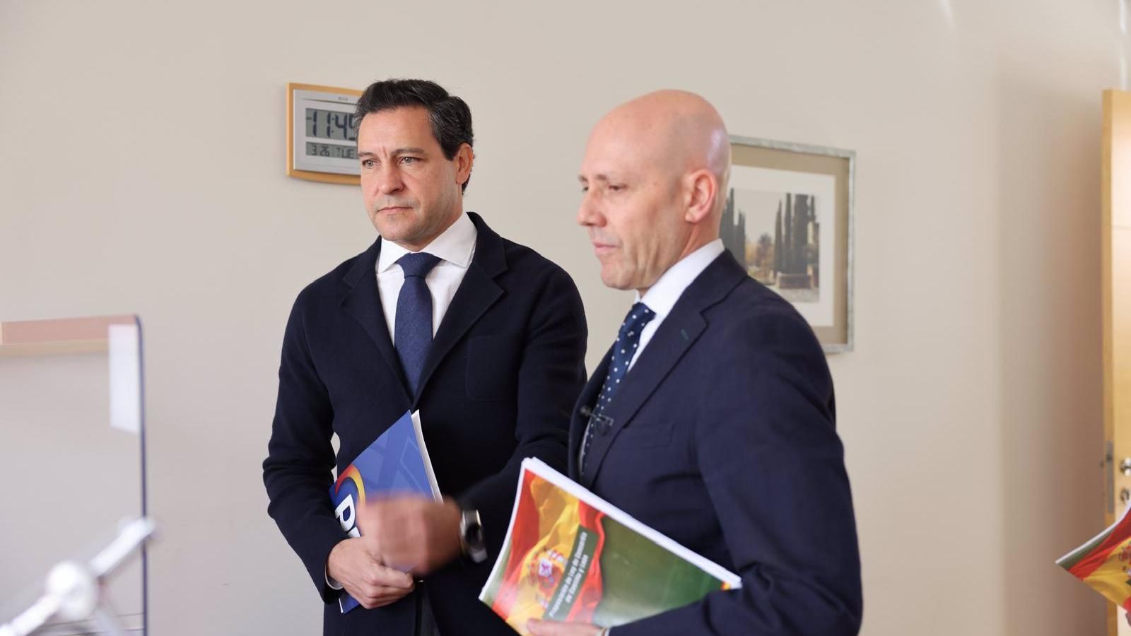 PP y Vox registran una Ley de Concordia que elimina "visiones sesgadas" e incluye a las víctimas de la II República