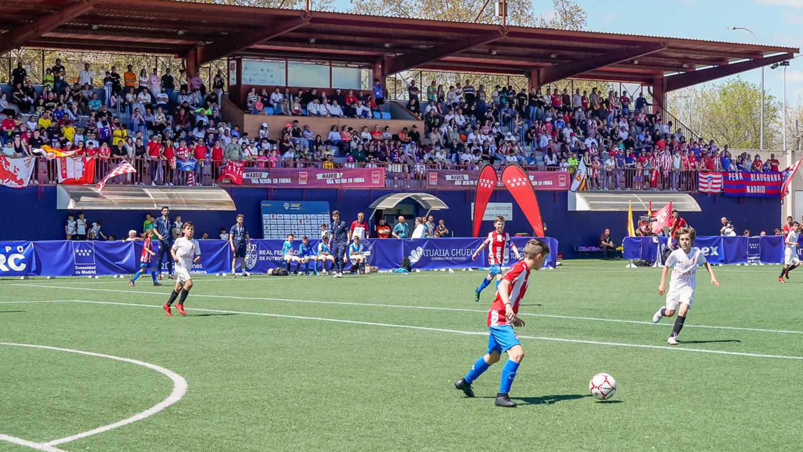 Alevines y benjamines de Real Madrid, Barça, PSG, Benfica o Fiorentina disputan desde la ÍscarCup en Torrejón