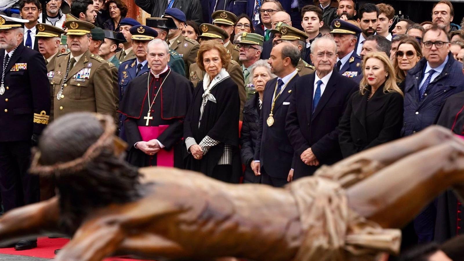 La reina Sofía asiste a la procesión del Cristo de los Alabarderos de Madrid