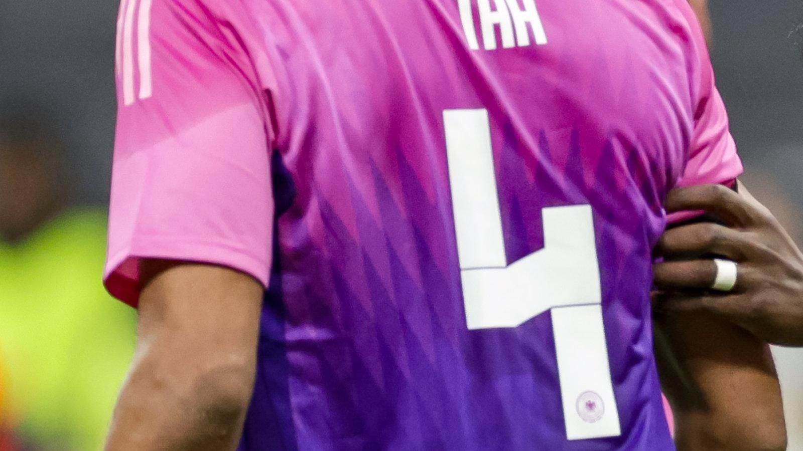 Adidas retira el dorsal 44 de la camiseta de Alemania por su similitud con el símbolo de las 'SS' nazis