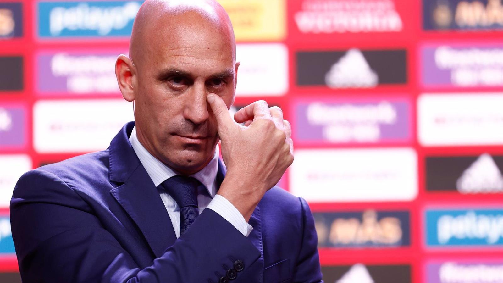 La Guardia Civil deja en libertad a Luis Rubiales tras ser detenido en Barajas