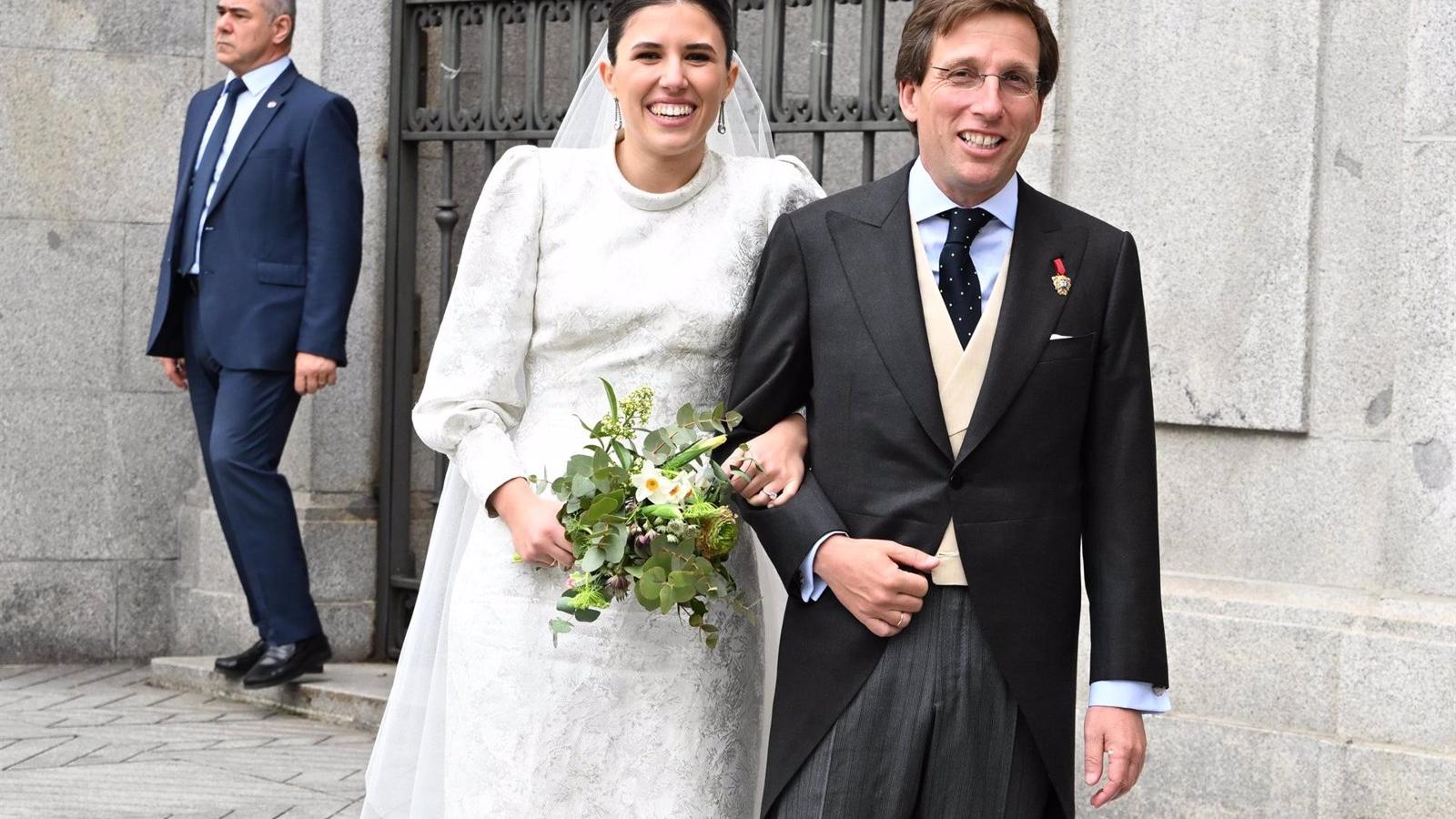 Almeida da el 'sí, quiero' a Teresa Urquijo en una ceremonia con la presencia de la plana mayor del PP
