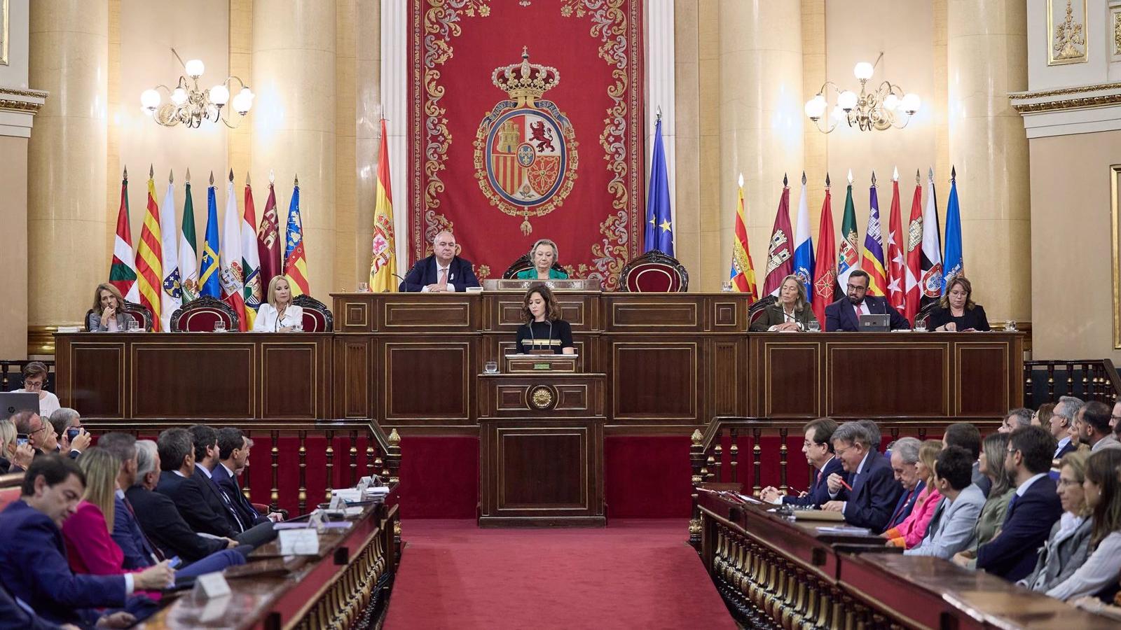 Ayuso y otros cinco 'barones' del PP exhibirán este lunes en el Senado su rechazo a la amnistía frente a Aragonès