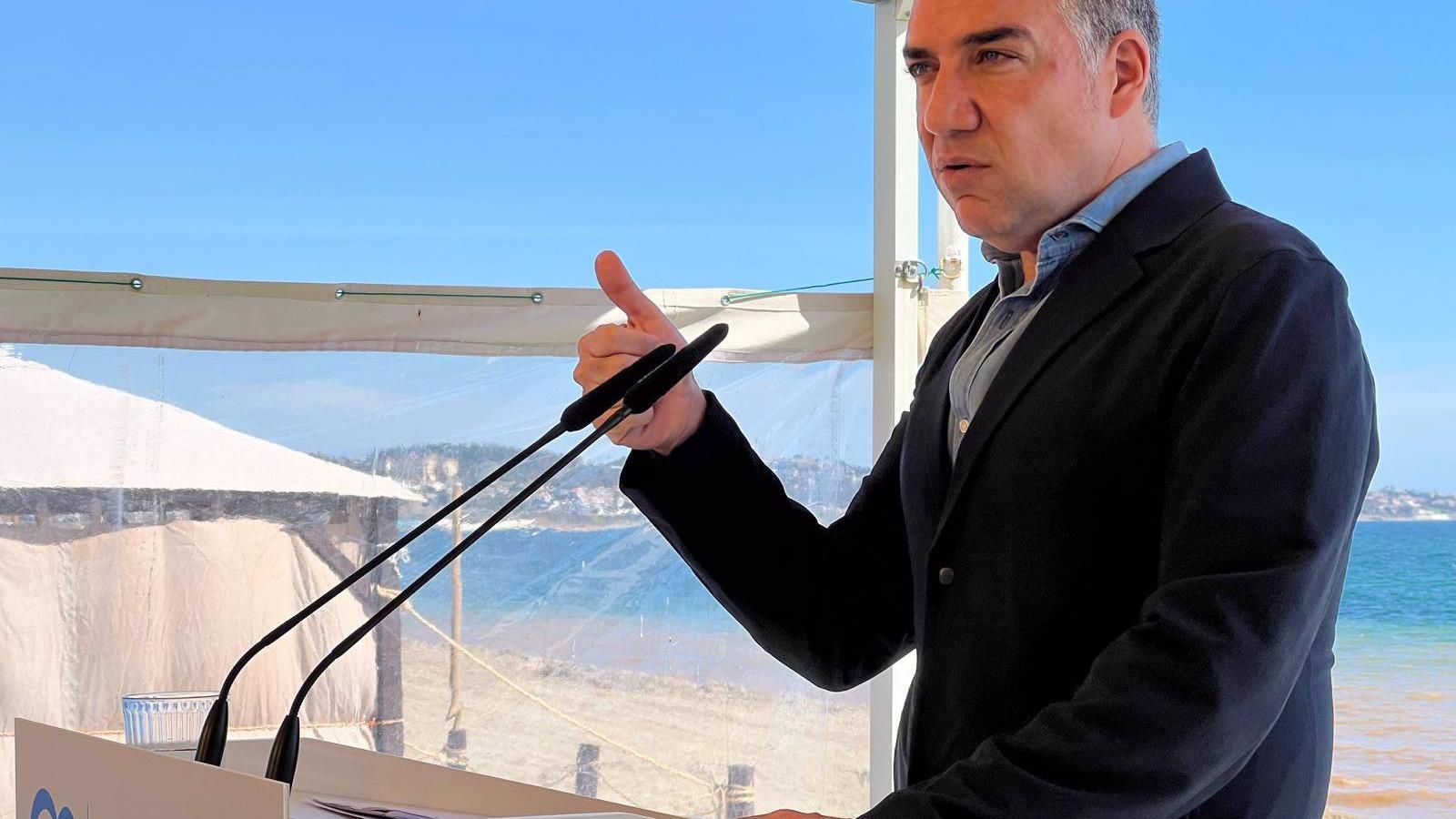 Bendodo cree que Sánchez usa "cortinas de humo" para tapar la corrupción que afecta a "su partido, gobierno y entorno"