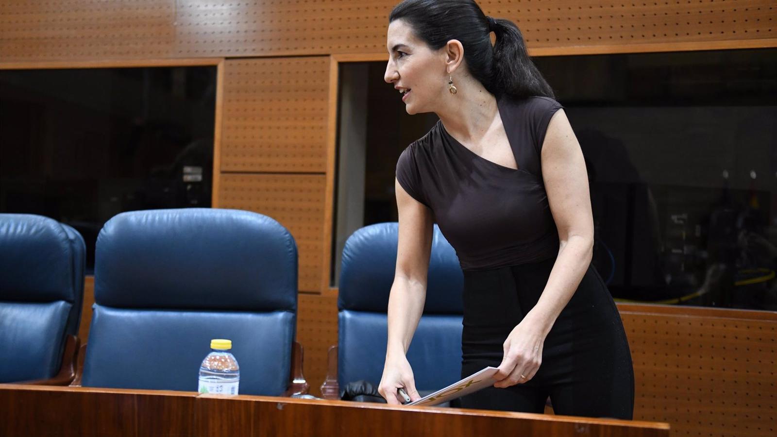 PP y PSOE se unen para sancionar a Monasterio por votar doble y dejará de cobrar su sueldo como diputada 15 días