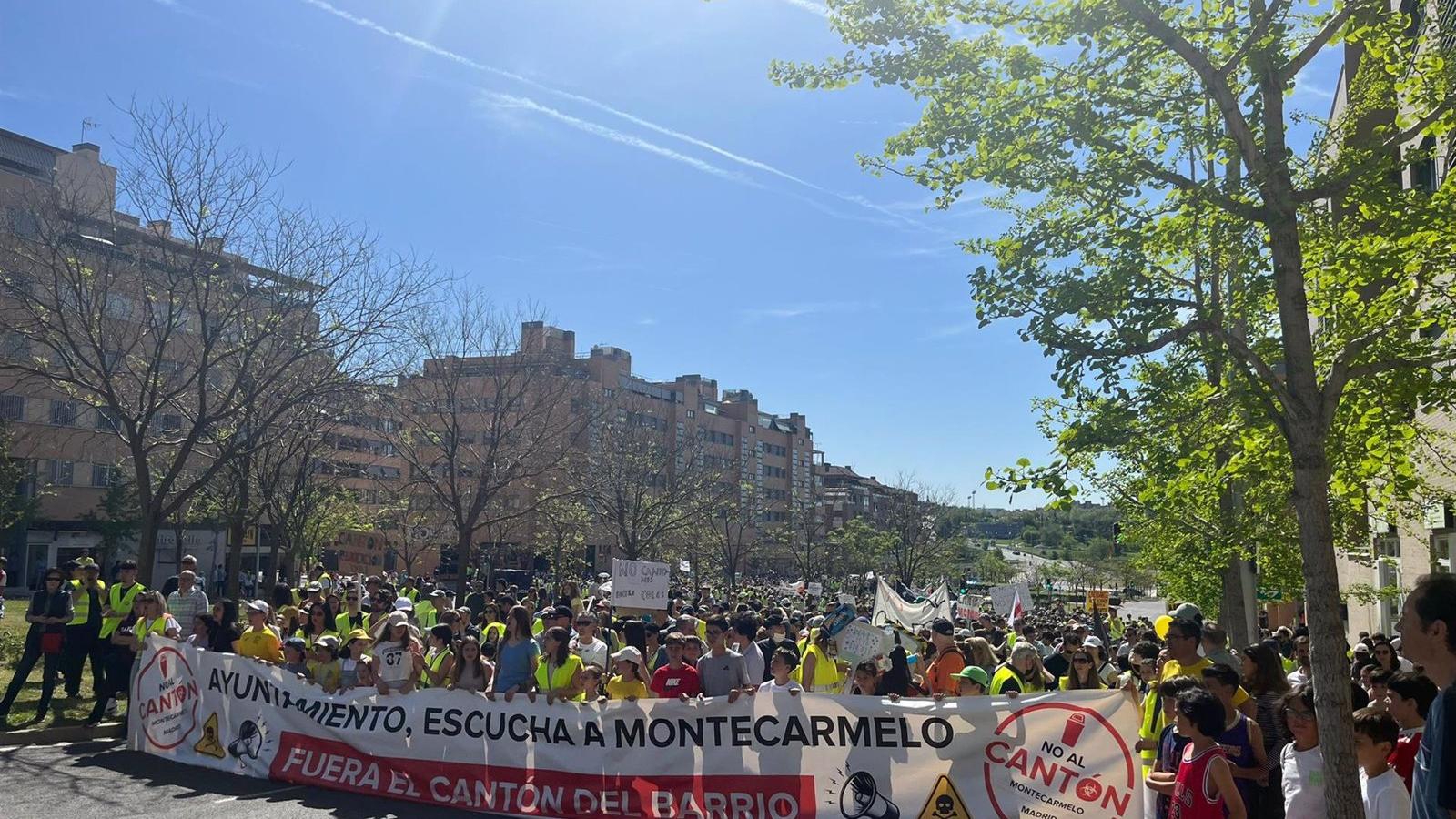 Alrededor de 3.000 personas se manifiestan en Montecarmelo contra el cantón: 