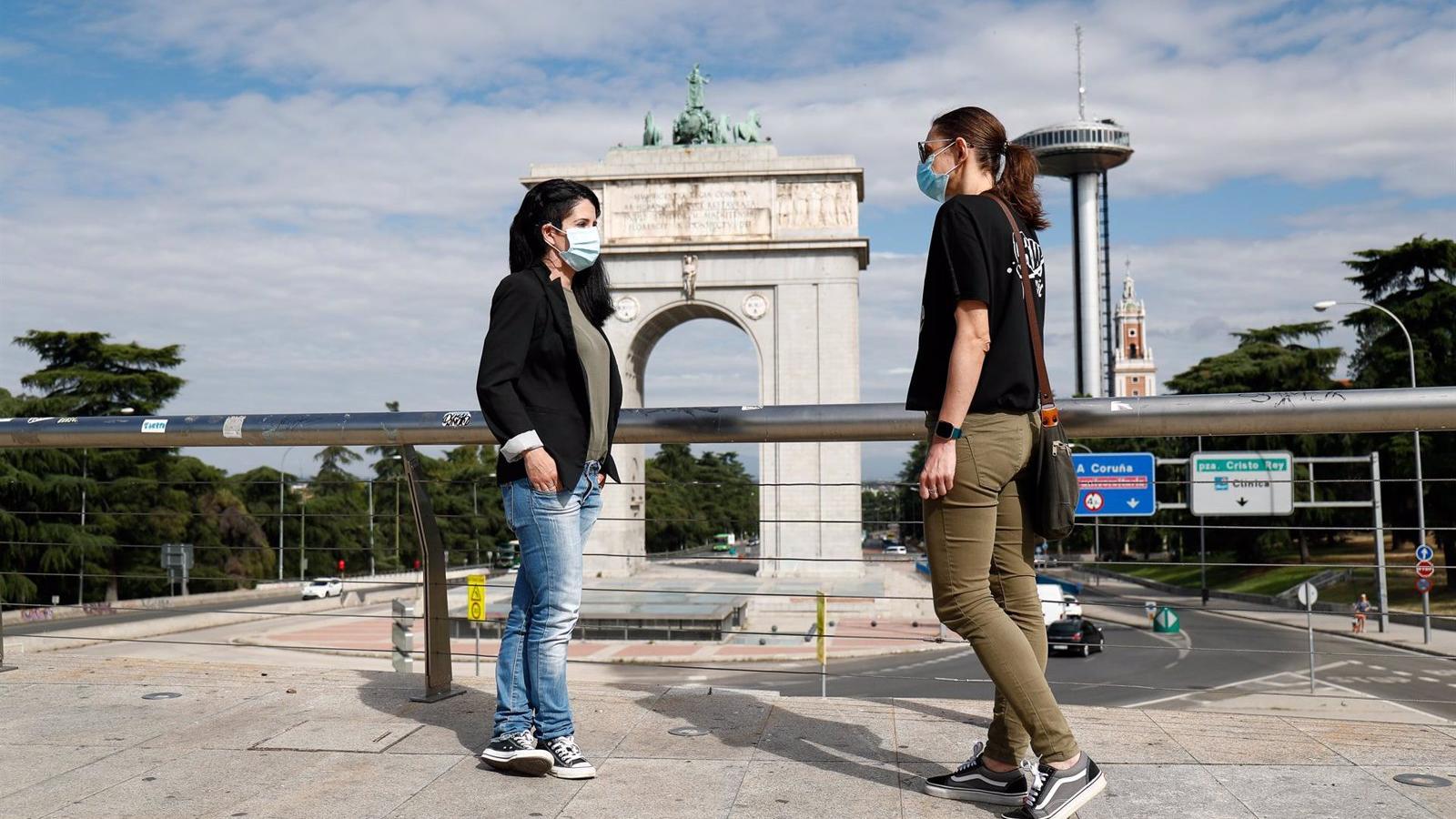 Martínez-Almeida promete devolver al Arco de la Victoria su estado "de decoro y dignidad"