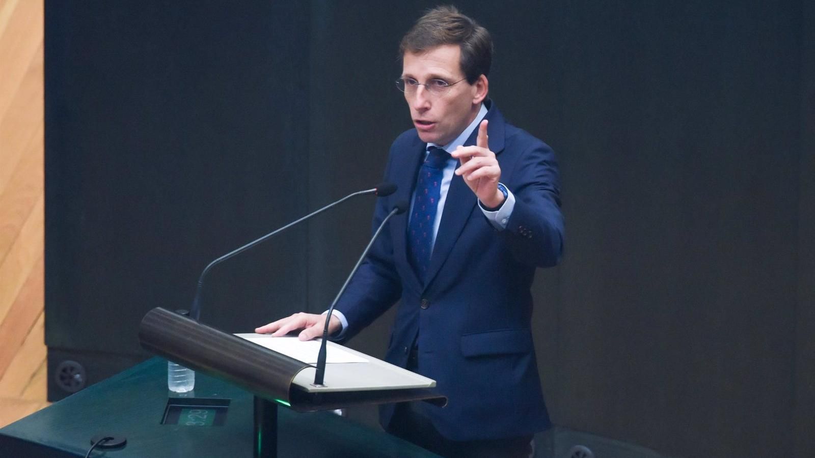 Martínez-Almeida acusa a Sánchez de actitudes autoritarias y de "secuestrar la democracia"