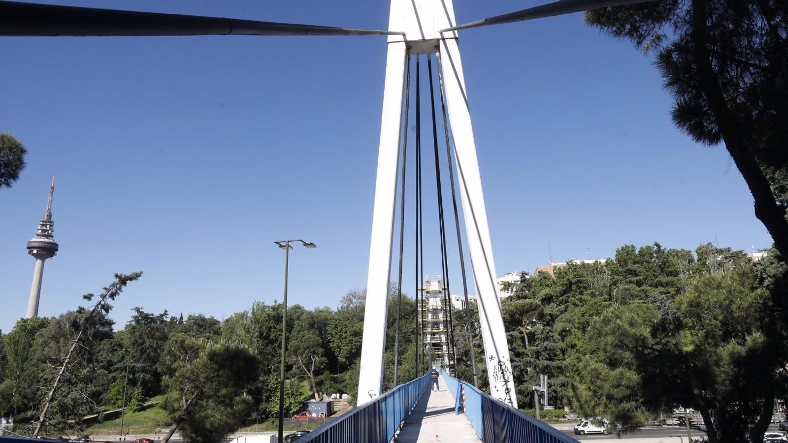 La capital afronta la rehabilitación integral de la pasarela Marqués de Zafra