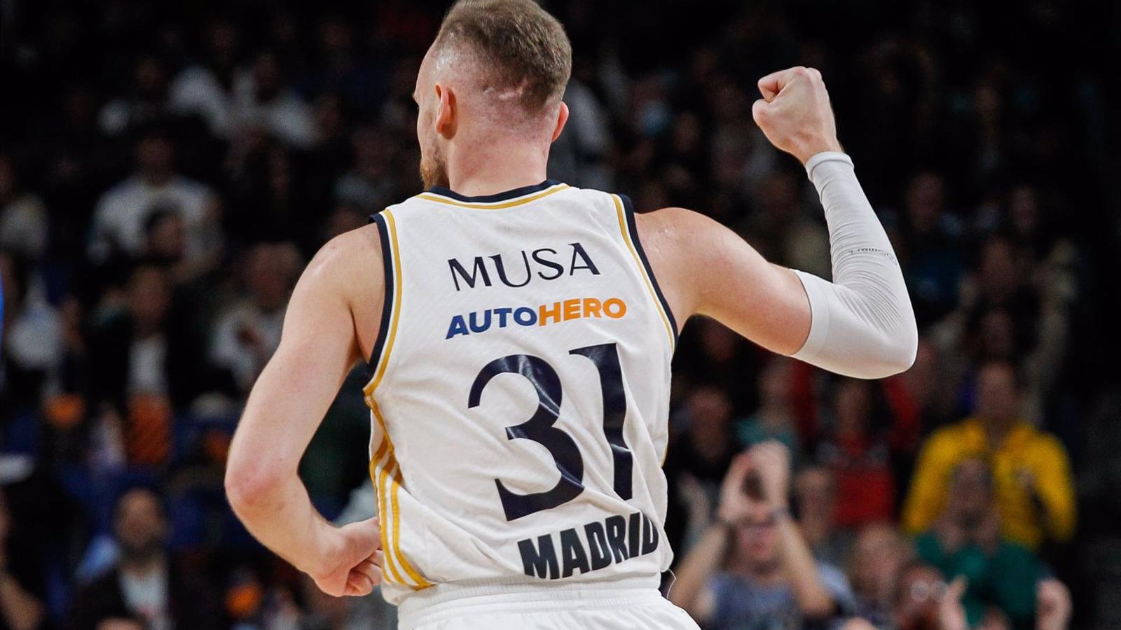 El Real Madrid arrasa en su debut en el 'Playoff' de la Liga Endesa