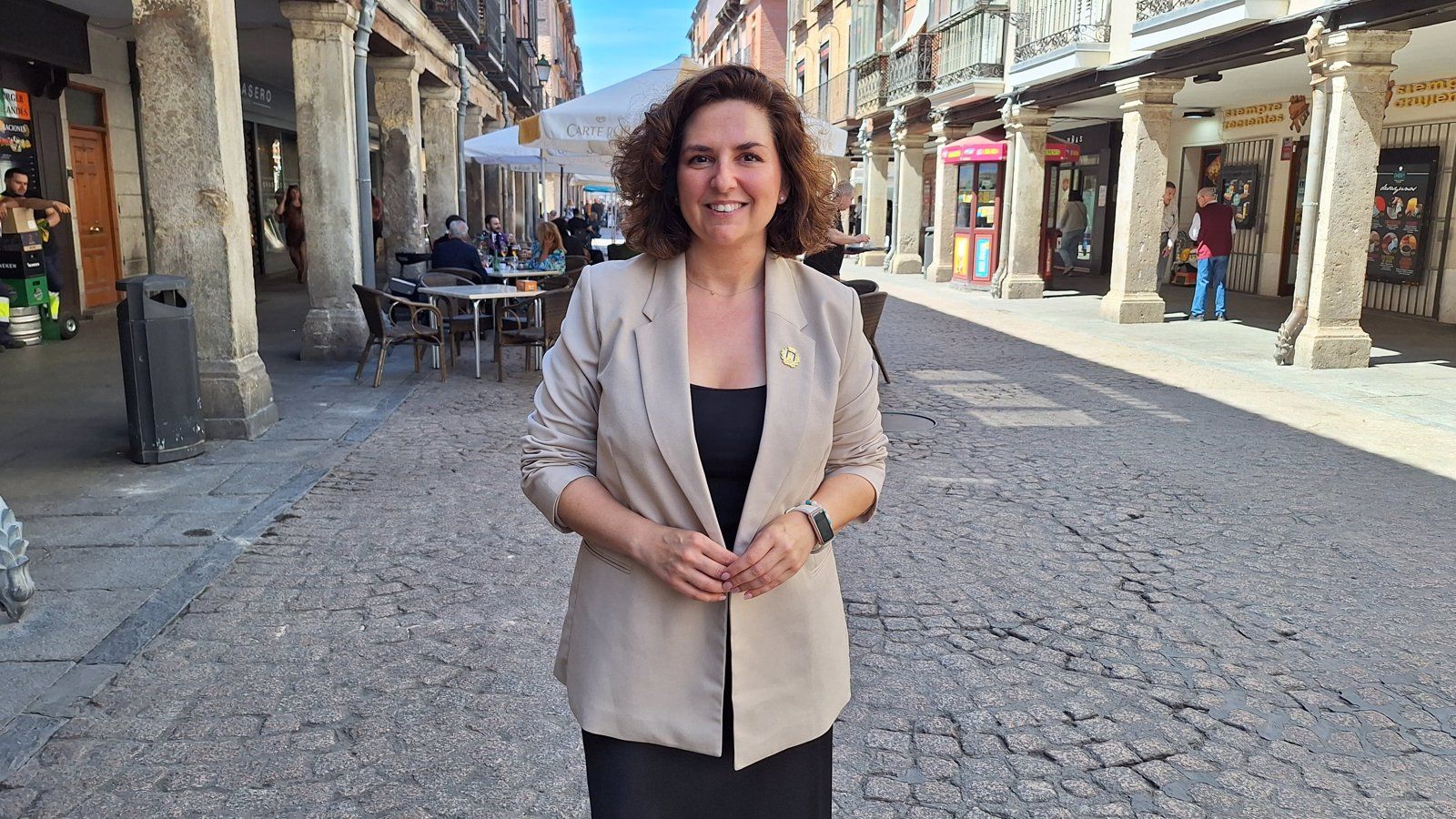 Alcalá de Henares impulsa concurso de escaparates iluminados para la Noche en Blanco