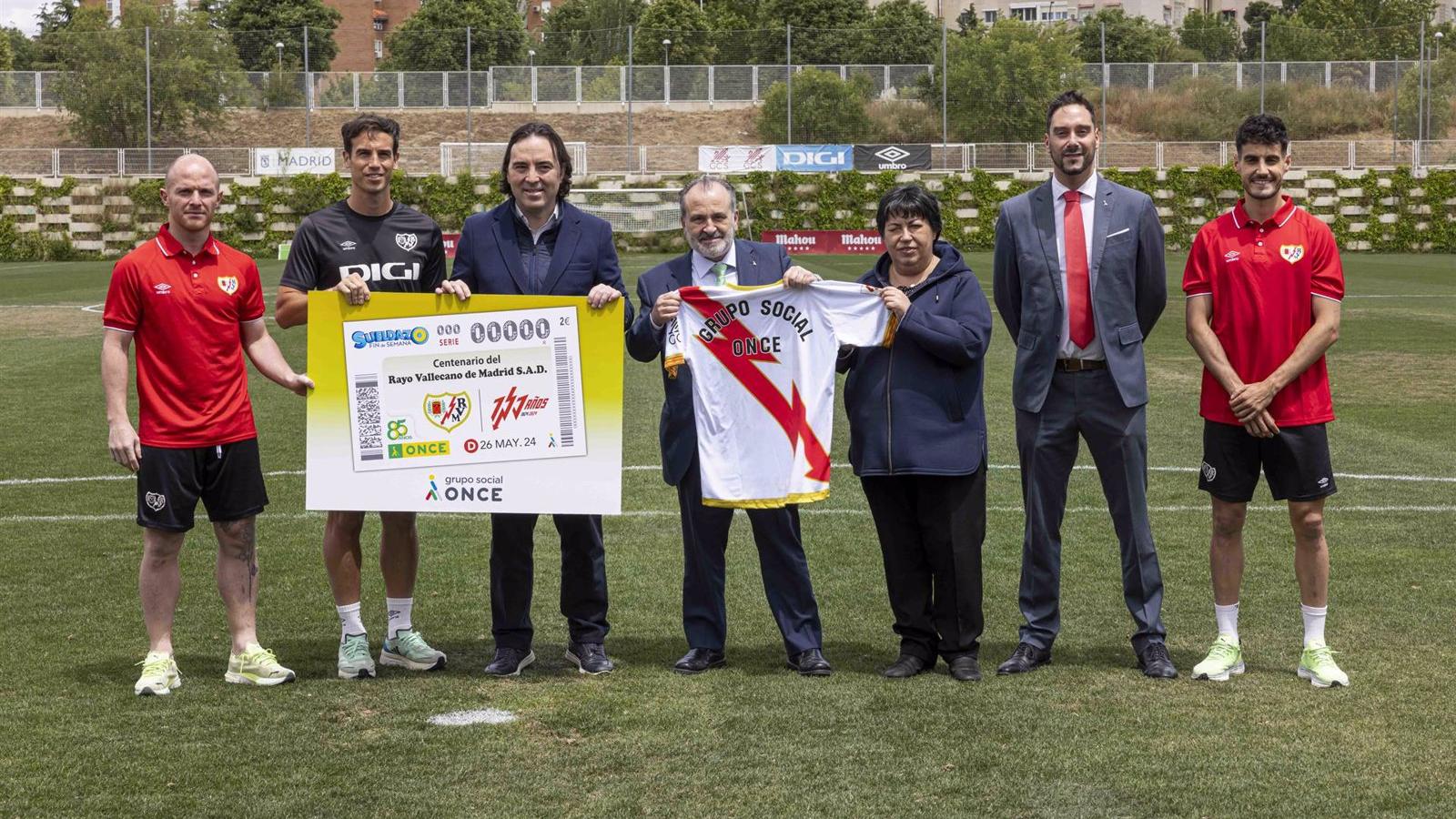 El Rayo Vallecano celebra su centenario con el cupón de la ONCE
