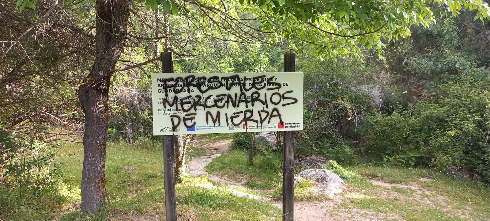 Denuncian pintadas amenazantes contra los agentes forestales en La Pedriza