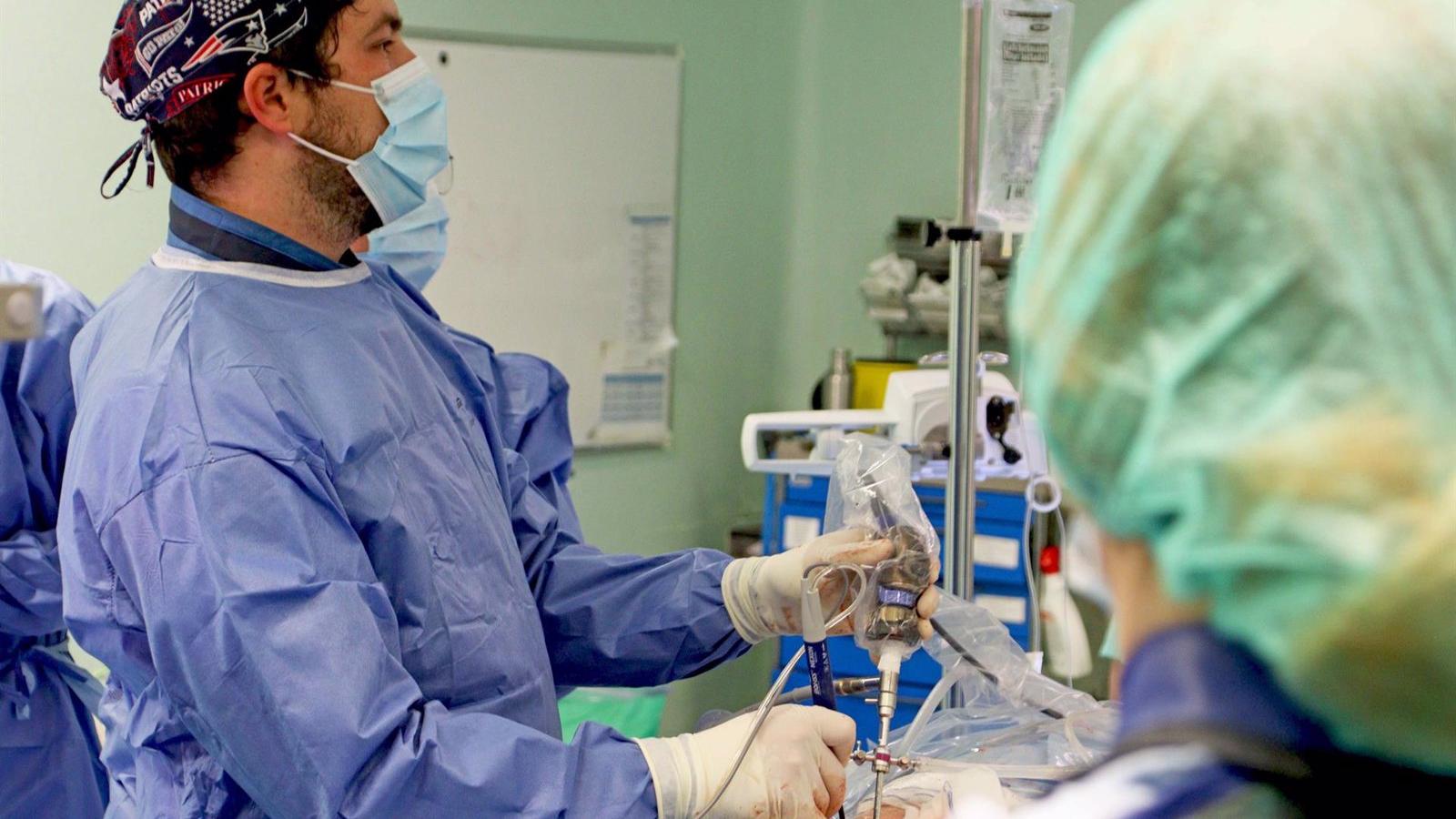 El Hospital de Torrejón incorpora cirugía endoscópica en intervenciones de columna