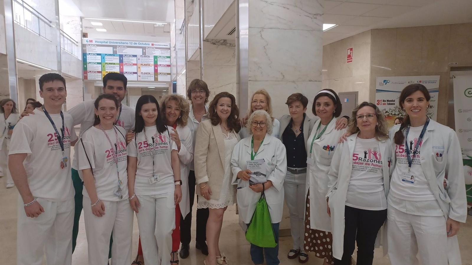 La sanidad madrileña prepara un plan para frenar el uso de cigarros electrónicos y vapeadores entre los jóvenes 