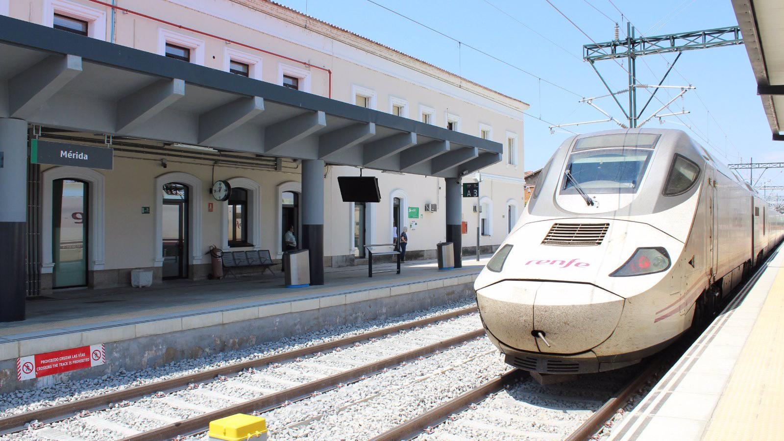 Renfe contrata a 308 militares para diversos puestos