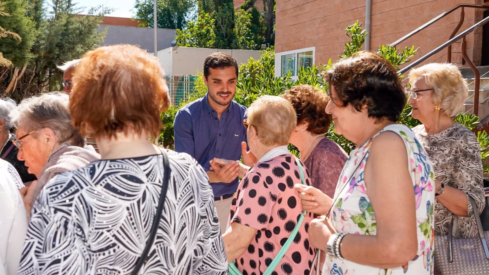 Visita del alcalde al Centro de Día y Mayores tranformado de Torrejón