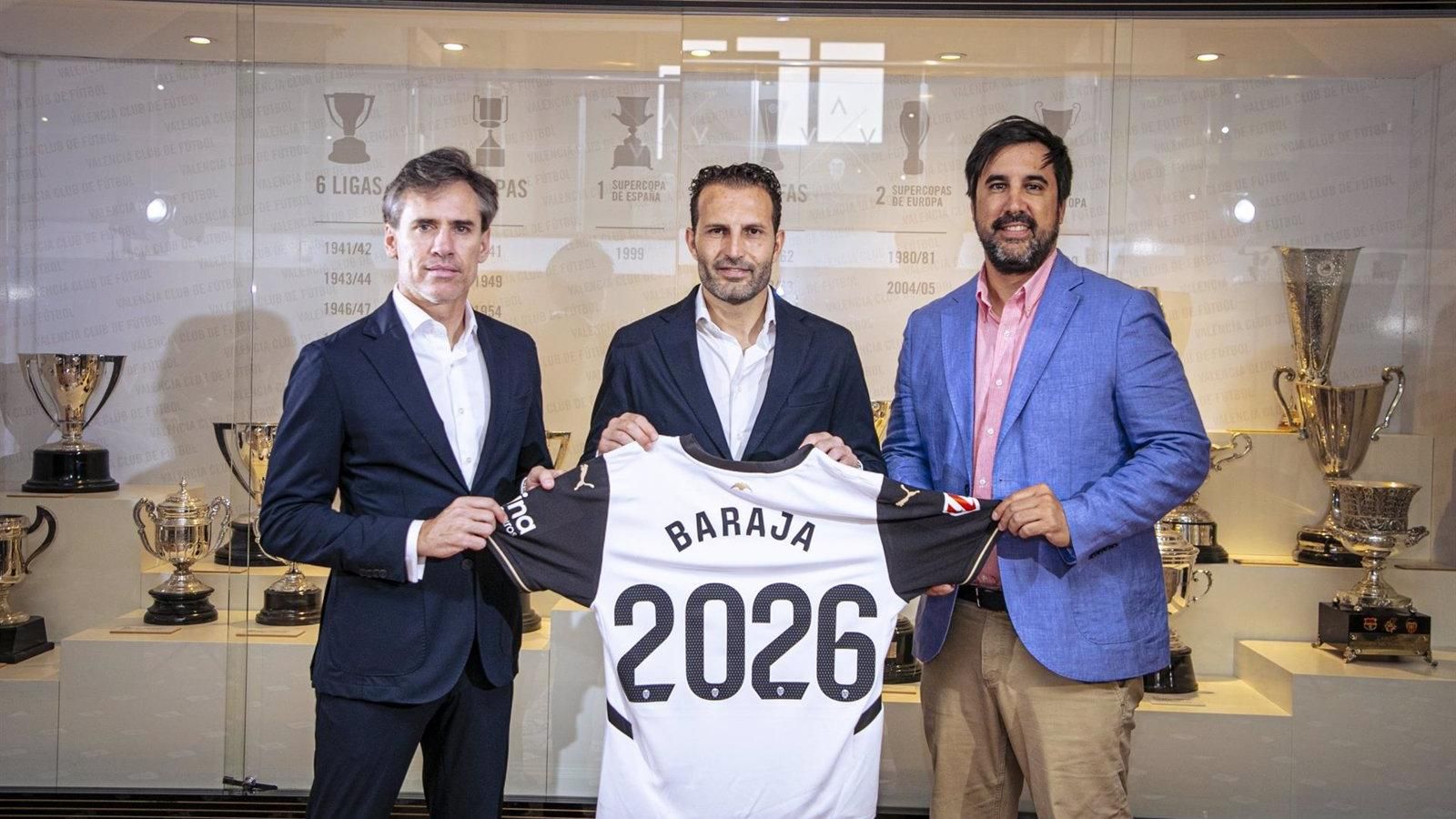 Rubén Baraja renueva como entrenador del Valencia hasta 2026