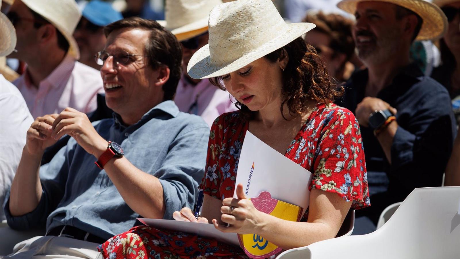 Ayuso y Almeida destacan al PP de Madrid como "principal ariete" contra Pedro Sánchez Ayuso y Almeida destacan al PP de Madrid como "principal ariete" contra Pedro Sánchez