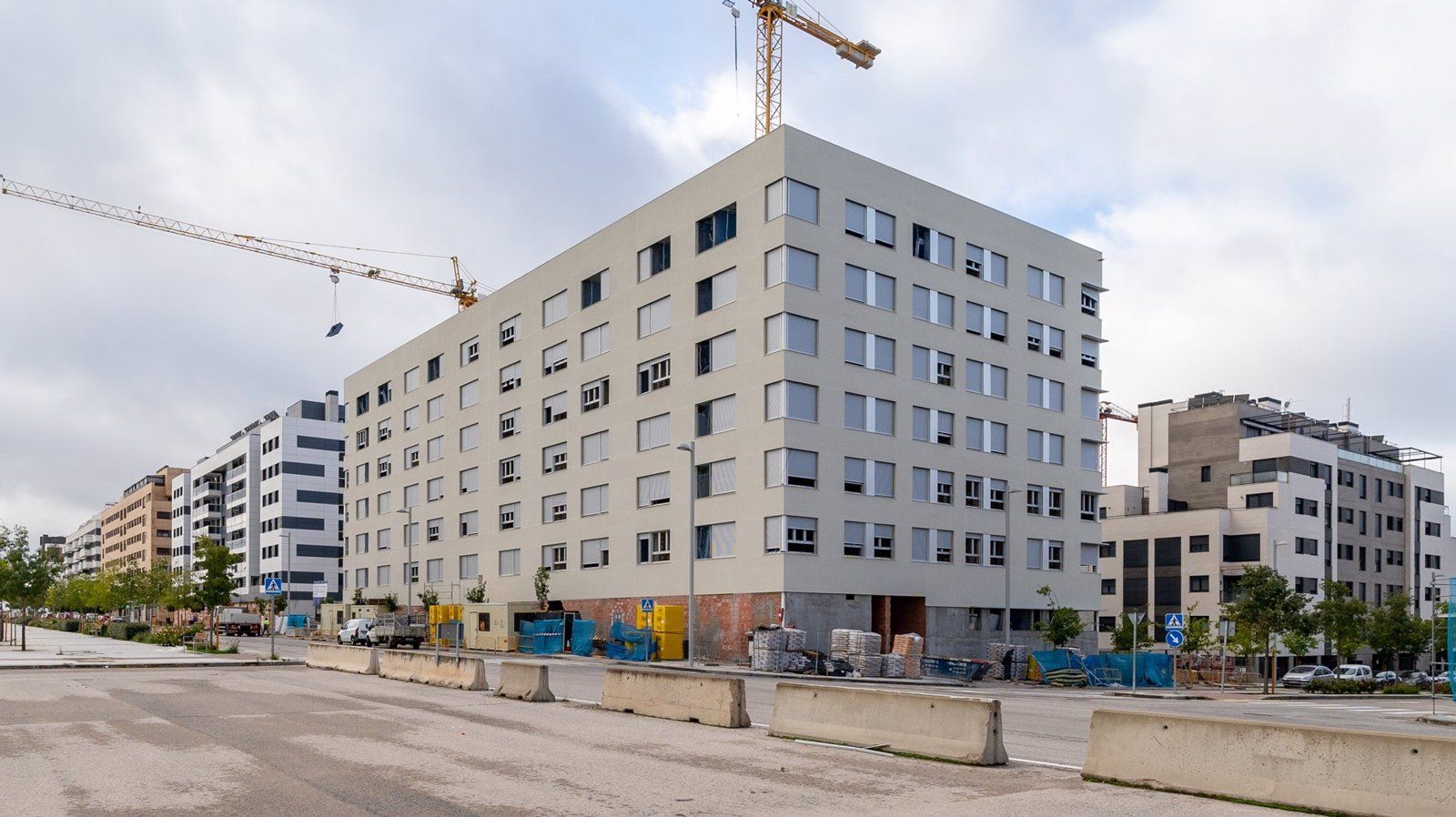 Villa de Vallecas estrena 64 nuevas viviendas de alquiler asequible en el barrio de La Rosilla