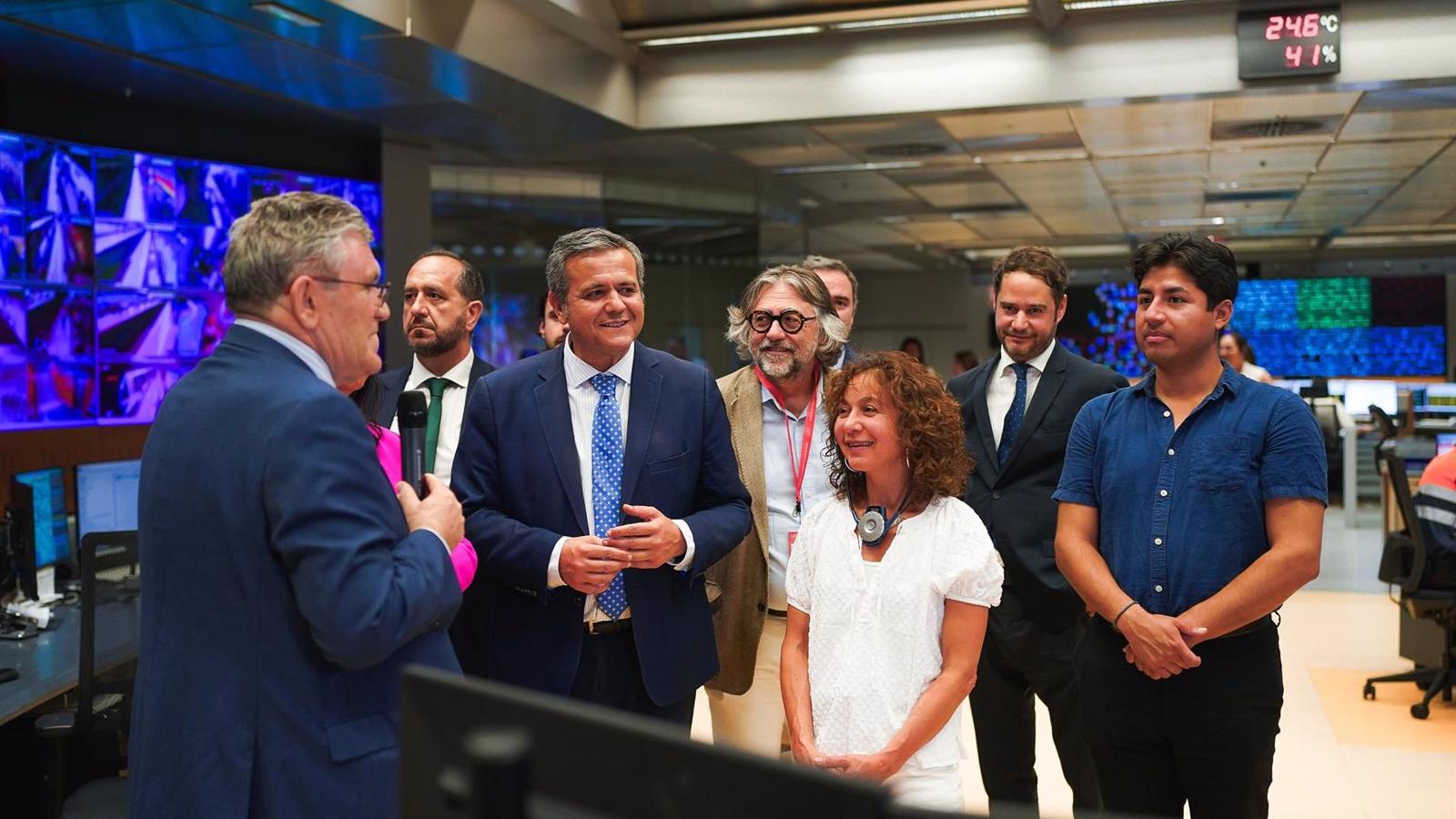 La vicealcaldesa de Nueva York conoce el Puesto de Mando de Metro