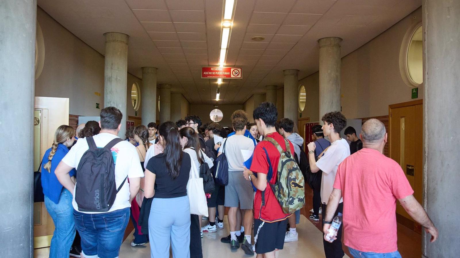 La Comunidad de Madrid duplica la inversión en ayudas para estudios universitarios