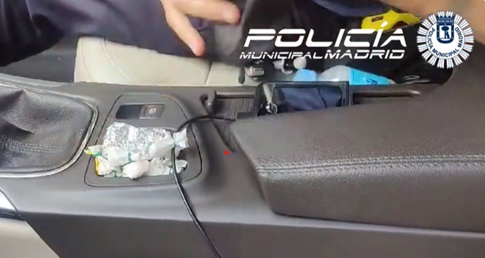 Detenido un hombre que vendía droga desde su coche en el distrito de Salamanca