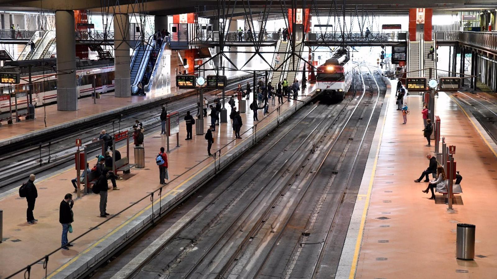 Una nueva incidencia en Atocha detiene los trenes durante media hora