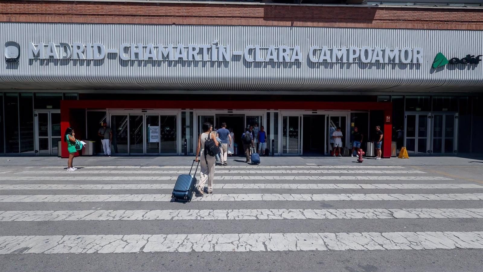 Carabante dice que Puente hubiera sido cesado "en cualquier Gobierno normal" tras las incidencias en Chamartín