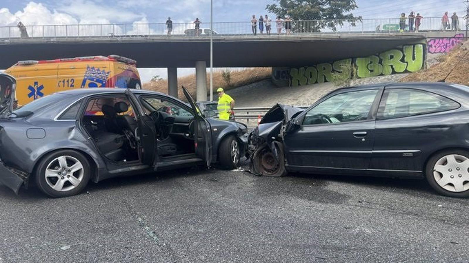  Tres heridos en una colisión múltiple en la M-40 que provoca graves atascos