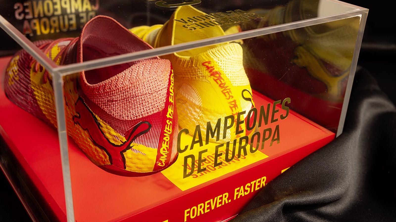 Puma rinde homenaje a Carvajal y Cucurella con unas botas exclusivas